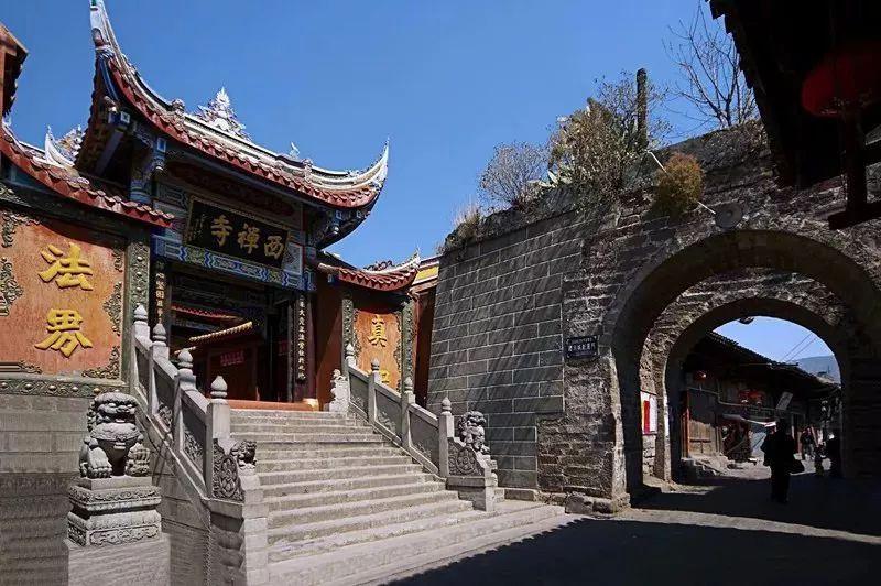 探索汽车的车门锁总是反复跳动是怎么回事?的红迪网平台